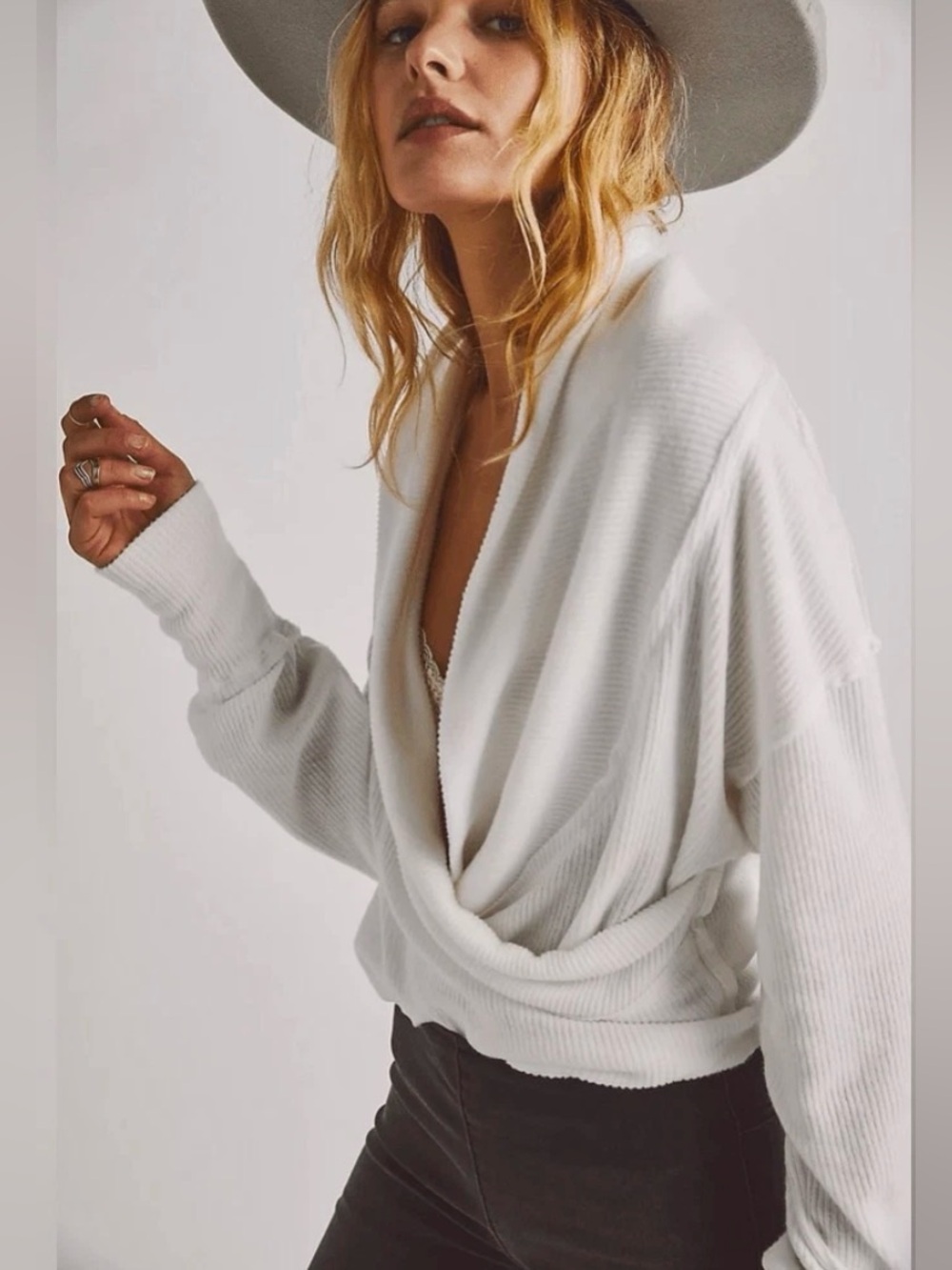 FREE PEOPLE WE THE FREE HOLD ME CLOSE PULLOVER SWEATER - Picture 2 of 11